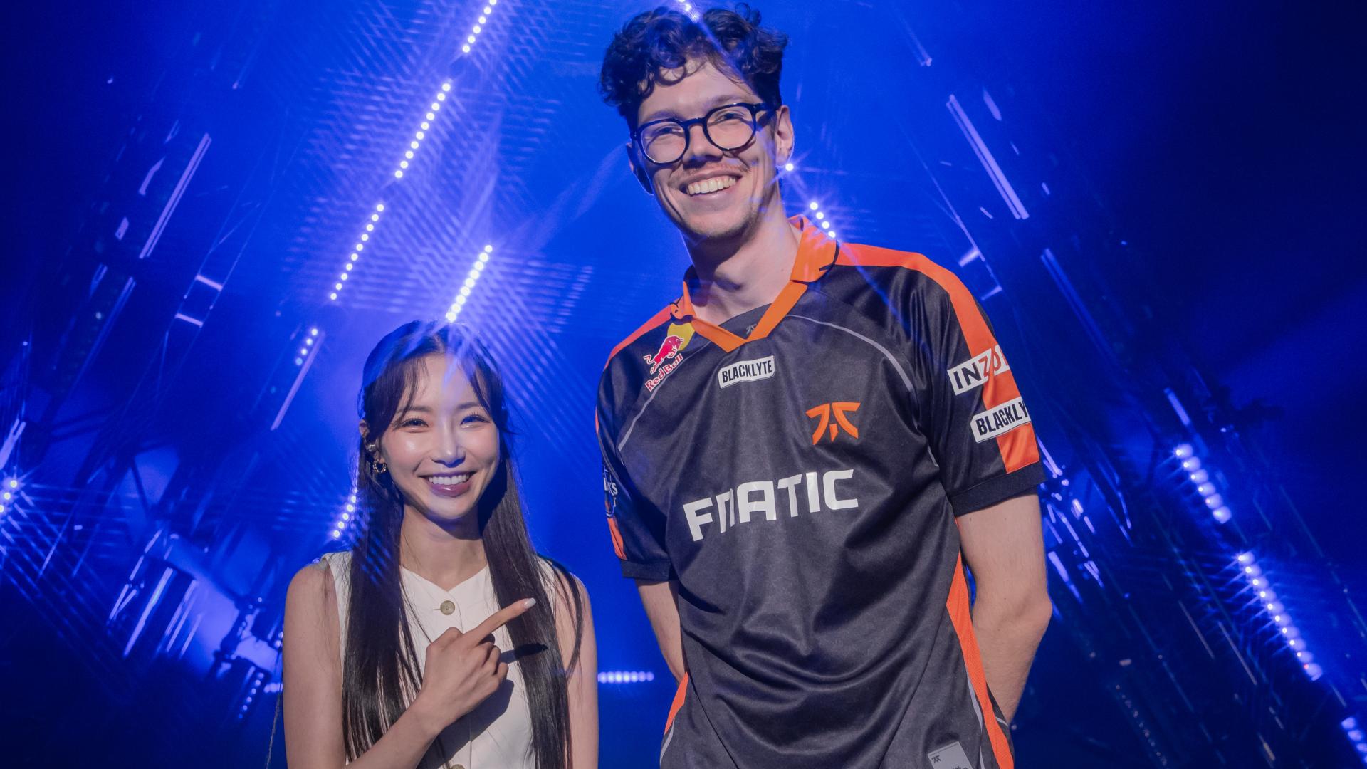 Fnatic coach Milan analyzing match data